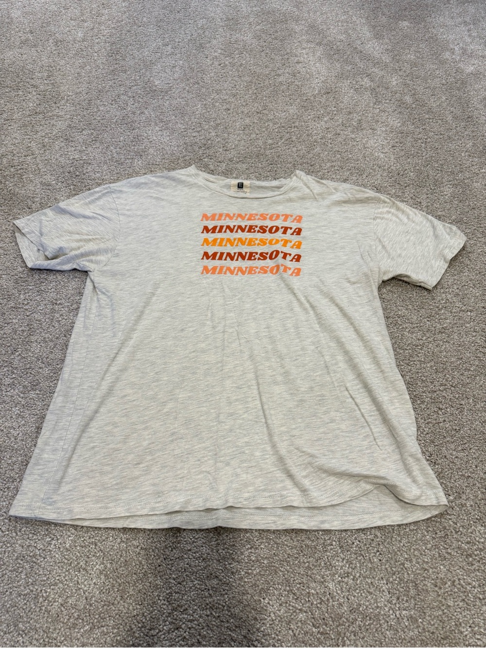 Minnesota Graphic Tee size XL